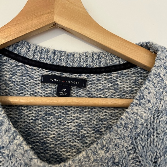 Tommy Hilfiger knit sweater - Picture 2 of 4